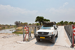 Neue Brücke über den Savuti Channel