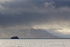 Antarctic Dream am "Fjortende Julibukta" im Krossfjord
