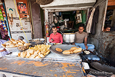 Leckeres Schmalzgebäck in den Straßen Old Delhi´s