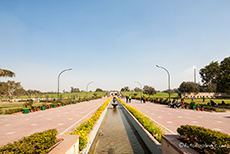 Raj Ghat, Weg zur Ruhestätte von Mahatma Gandhi