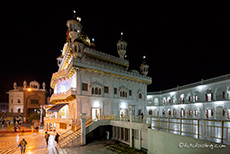 Akal Takhat bei Nacht, Goldener Tempel, Amristar