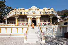 Priester am Hindu Tempel