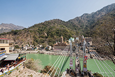 Swarg Niwas und Shri Trayanbakshwar Tempel & Lakshman Jhula Hängebrücke, Rishikesh