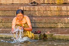 Rituelle Waschung am Ganges, Varanasi