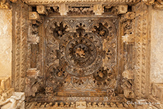 Die Decken der Tempel sind auch toll gearbeitet