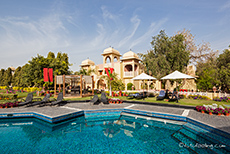 nachmittags am Pool im ‚The Heritage Village Manesar’, Delhi