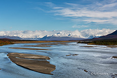 Susitna River mit der Alaska Range, Denali Highway