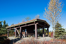 Foodlocker und Essensplatz am Wonder Lake Campground, Denali Nationalpark