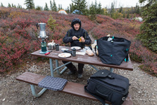 Ein letztes frostiges Frühstück auf unserer Campsite, Denali Nationalpark, Alaska