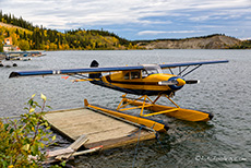 Wasserflugzeug auf dem Swatka Lake, Kanada