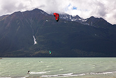 Kite Surfer auf dem Weg zum Chilkat Nationalpark