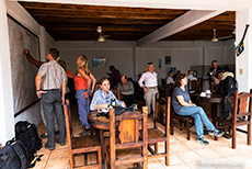 Kurze Pause im Office der Sacha Lodge in Coca, Ecuador