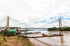 Nuevo Puente del Coca über den Rio Napo, Ecuador