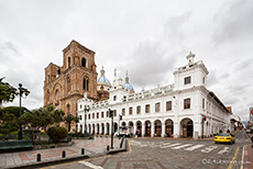 Parque Abdon Calderon und Neue Katedrale, Cuenca