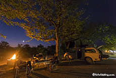 Halali Campsite nachts, Etosha Nationalpark, Namibia