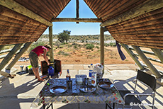 Küche mit Aussicht, Two Rivers Campsite, Kgalagadi Nationalpark, Botswana