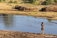 Christian am Mwenezi River im Gonarezhou Nationalpark, Zimbabwe