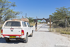 Gate zum Khumaga Wildlife Camp, Botswana