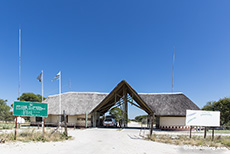 Gate zum Central Kalahari Game Reserve, Botswana