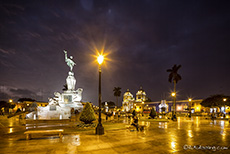  El Monumento a la Libertad (Freiheitsdenkmal), Plaza de Armas of Trujillo