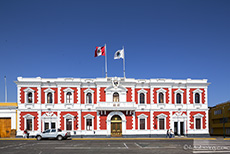 Rathaus an der Plaza de Armas, Trujillo