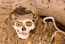 Mumie im Gräberfeld von Chauchilla, Nazca