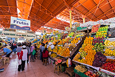 Tolle Auswahl an Obst und Gemüse im Mercado San Camillo, Arequipa