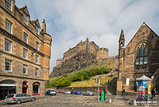 Erster Blick auf das Edinburgh Castle