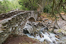 Steinbrücke an den Falls of Bruar