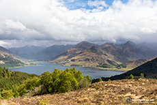 Aussicht auf Loch Duich und Five Sisters of Kintail
