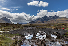 Sligachan Brücke mit den Cuillin Hills, Skye