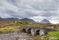 Sligachan Brücke mit den Cuillin Hills, Skye