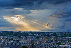 Aussicht vom Calton Hill auf Edinburgh und die Nordsee