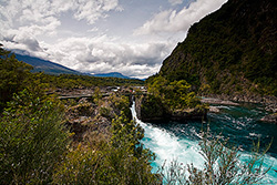Saltos de Petrohu&eacute; mit Besucherbr&uuml;cke