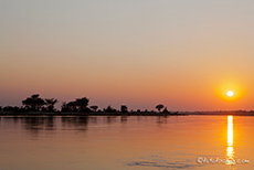 Sonnenaufgang über den Sambesi River, Mana Pools Nationalpark