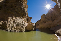 Wasser im Sesriem Canyon