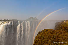 Regenbogen über den Victoria Fällen