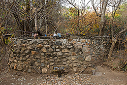 Freiluftduschen der Mvuu Lodge