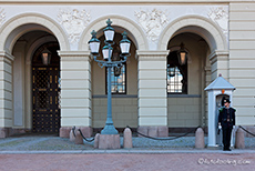 Palastwache vor dem königlichen Schloss in Oslo