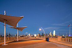 Trinity Fußgängerbrücke in der Blauen Stunde, Dallas