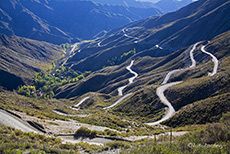 Serpentinen führen Richtung Mendoza