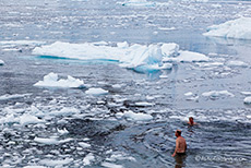 Eisbaden ist angesagt - unser Dok mit seiner Tochter