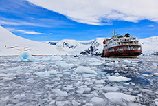 unser Schiff im Eis