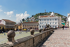 Plaza an der Kirche San Francisco (Iglesia de San Francisco), Quito, Ecuador