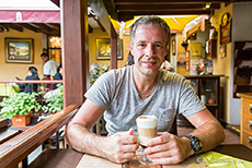 Café im Patio des Erzbischofspalastes, Quito, Ecuador