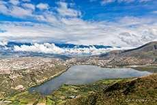 Blick auf die Laguna de Yahuarcocha, Ibarra, Ecuador