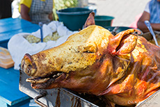 Essen darf natürlich nicht fehlen - Hornado (Gegrilltes Spanferkel)