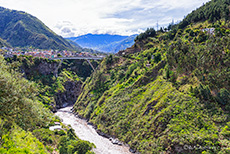 Puente San Francisco über dem  Rio Pastaza, Banos