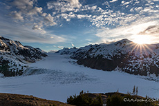 ein letztes Sternchen, dann ist die Sonne hinter den Bergen, Salmon Gletscher