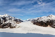 die Sonne setzt sich durch, Salmon Gletscher